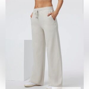 Vuori Halo Essential Wideleg Pant XS Ecru Heather